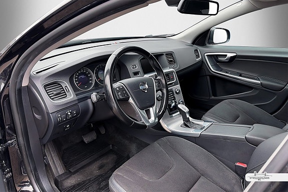 Volvo V60 8 of 25
