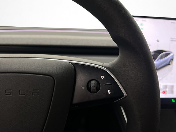 Tesla Model Y 15 of 30