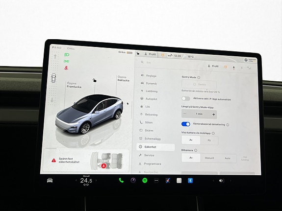 Tesla Model Y 23 of 30