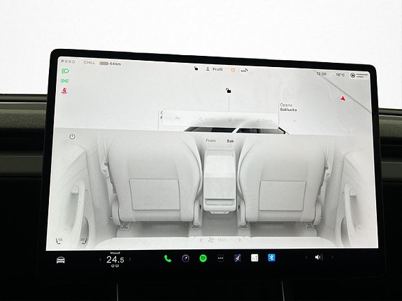 Tesla Model Y 21 of 30