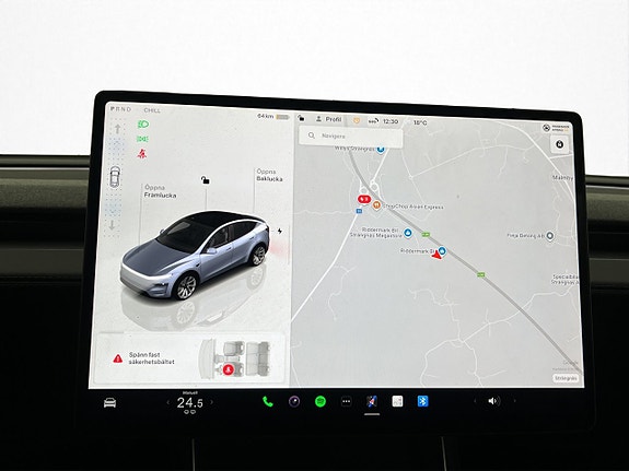 Tesla Model Y 17 of 30