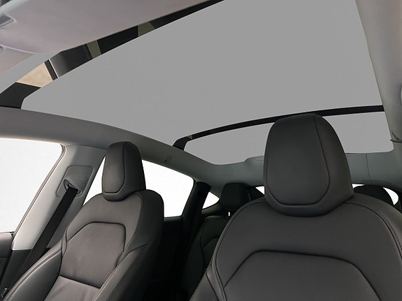 Tesla Model Y 13 of 30