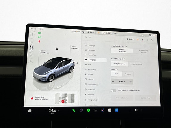 Tesla Model Y 22 of 30