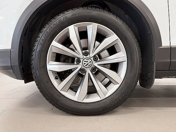 Volkswagen T-Roc 8 of 14