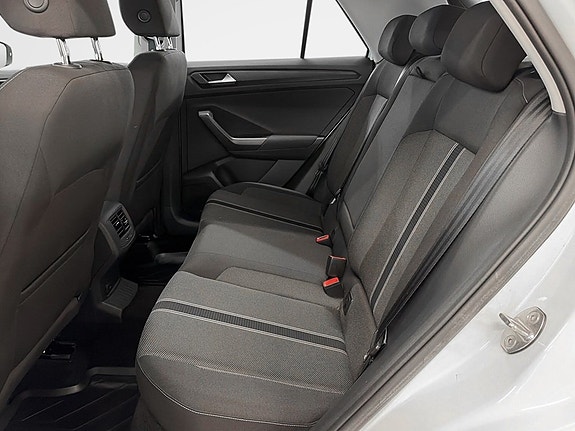 Volkswagen T-Roc 10 of 14