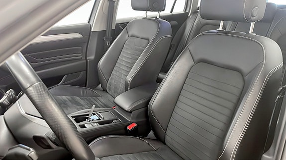 Volkswagen Passat 8 of 14