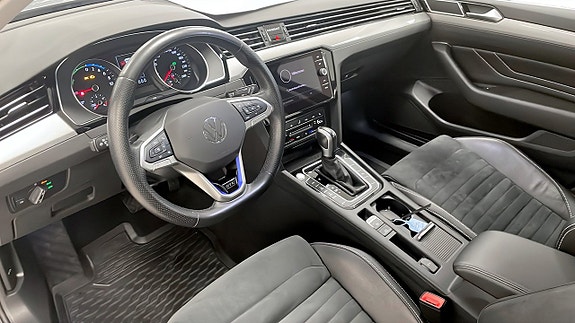 Volkswagen Passat 7 of 14