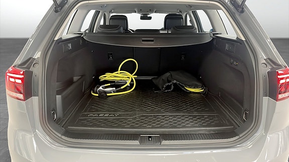 Volkswagen Passat 13 of 14