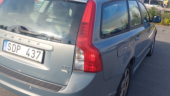 Volvo V50 3 of 9