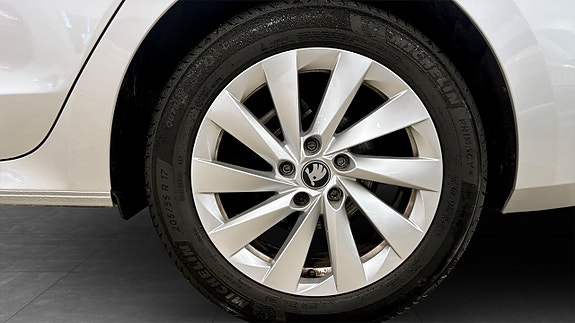 Skoda Octavia 6 of 12
