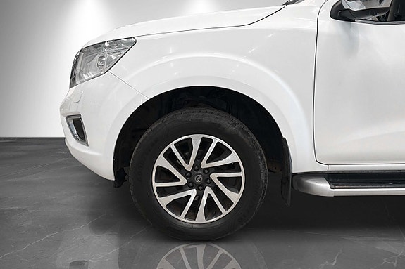 Nissan Navara 2 of 25
