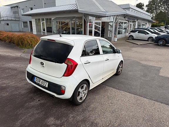 Kia Picanto 2 of 4
