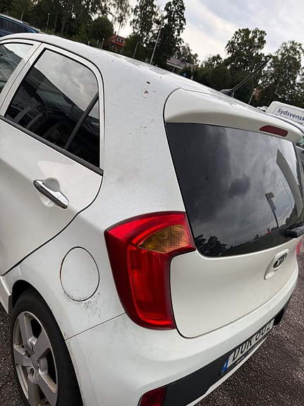 Kia Picanto 4 of 4
