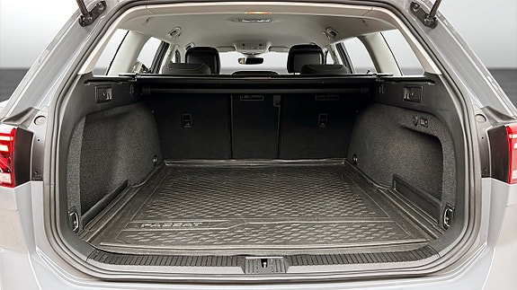 Volkswagen Passat 12 of 12
