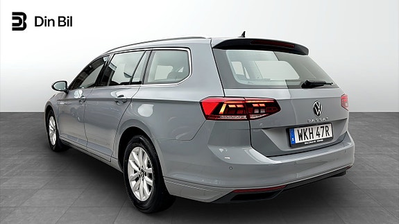 Volkswagen Passat 3 of 12