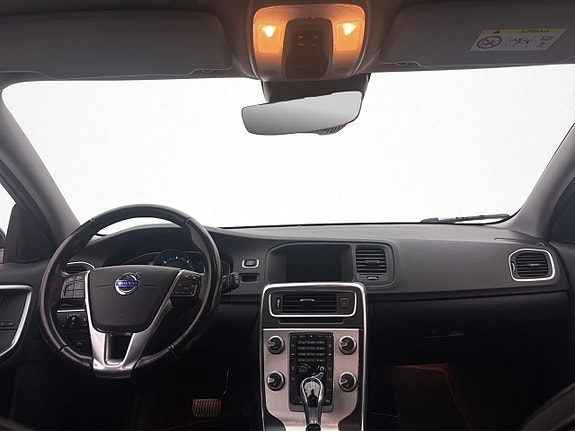 Volvo V60 13 of 30