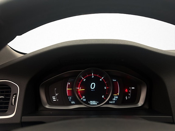 Volvo V60 17 of 30