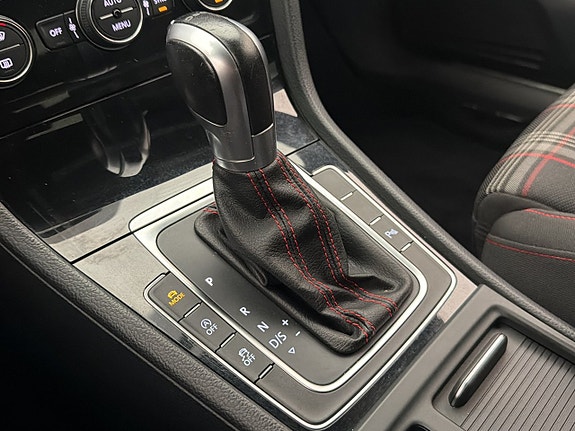 Volkswagen Golf I 23 of 30