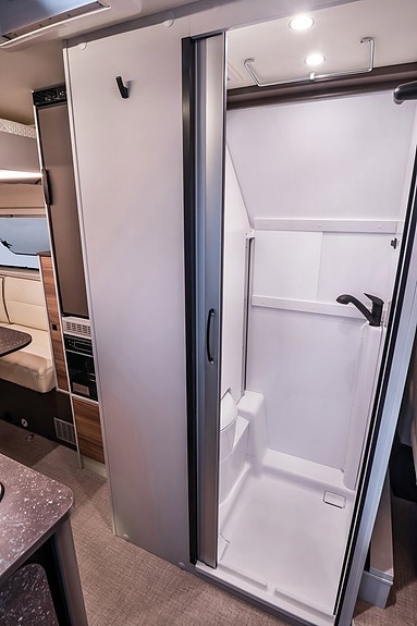 Bürstner B66 C644 / U-soffa & taksäng / Inkommer snart 10 of 10