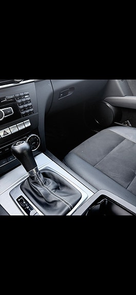 Mercedes-Benz C180 2 of 3