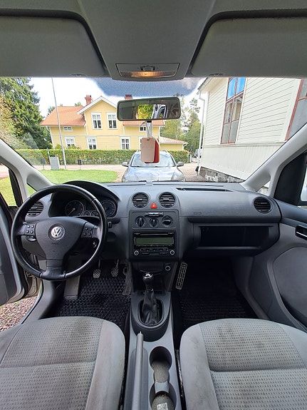 Volkswagen Caddy Maxi 8 of 12