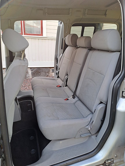 Volkswagen Caddy Maxi 10 of 12