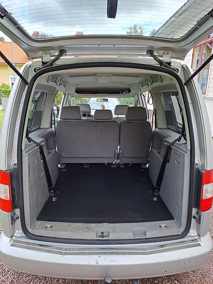 Volkswagen Caddy Maxi 12 of 12