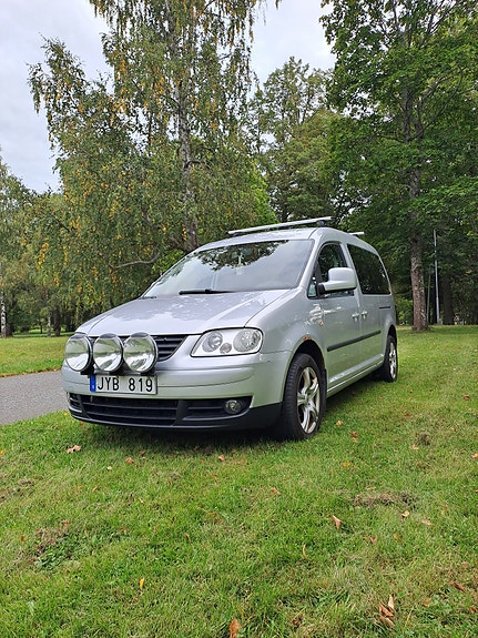 Volkswagen Caddy Maxi 2 of 12