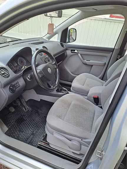 Volkswagen Caddy Maxi 9 of 12