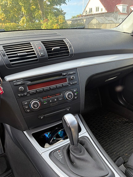 BMW 123d 5 of 9