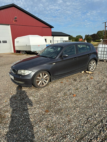BMW 123d 2 of 9