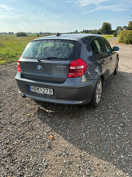 BMW 123d 4 of 9