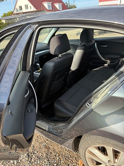 BMW 123d 8 of 9