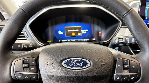 Ford Kuga 11 of 16