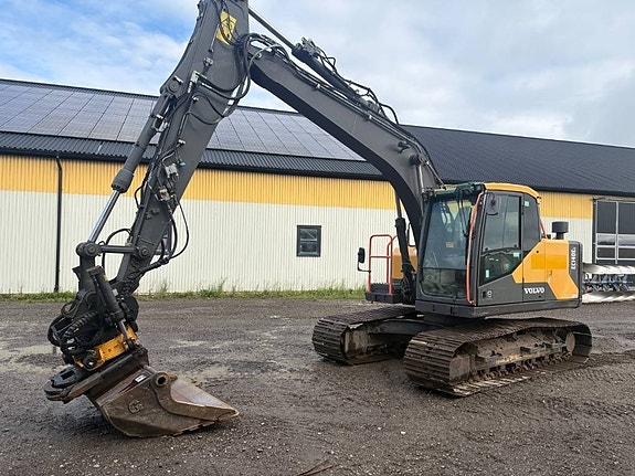 Volvo EC140EL grävmaskin, rototilt med gripkassett 3 of 7