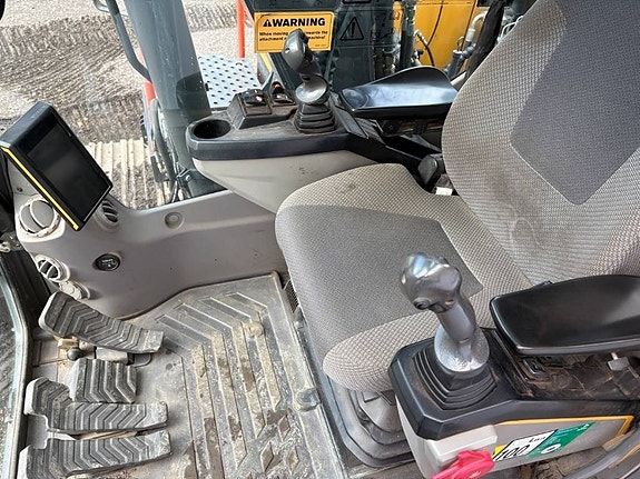 Volvo EC140EL grävmaskin, rototilt med gripkassett 6 of 7