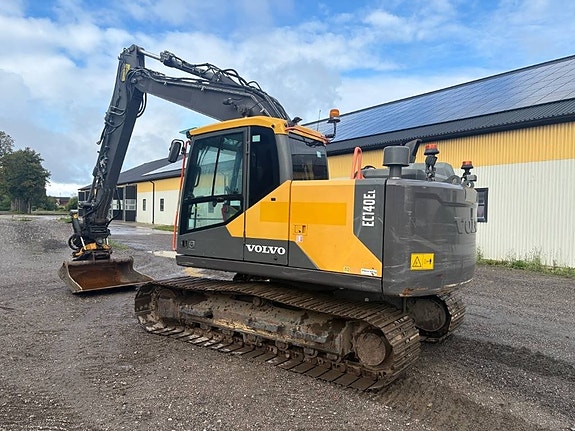 Volvo EC140EL grävmaskin, rototilt med gripkassett 4 of 7