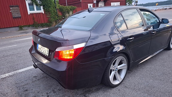 BMW 530i 4 of 8