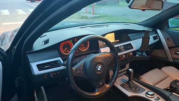 BMW 530i 5 of 8