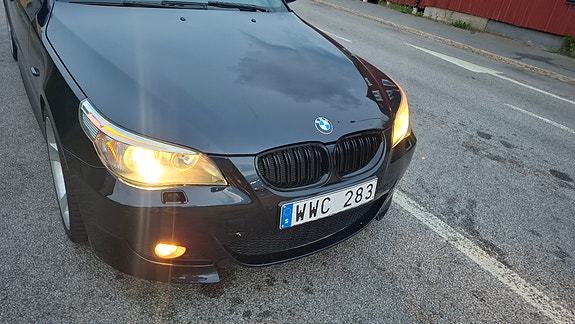 BMW 530i 3 of 8
