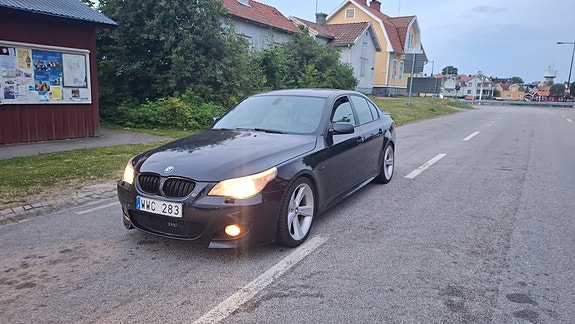 BMW 530i 6 of 8