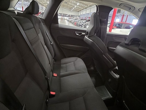 Volvo XC60 6 of 10