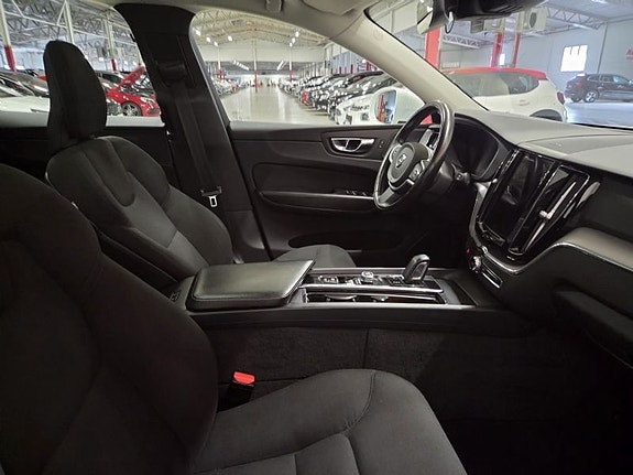 Volvo XC60 4 of 10