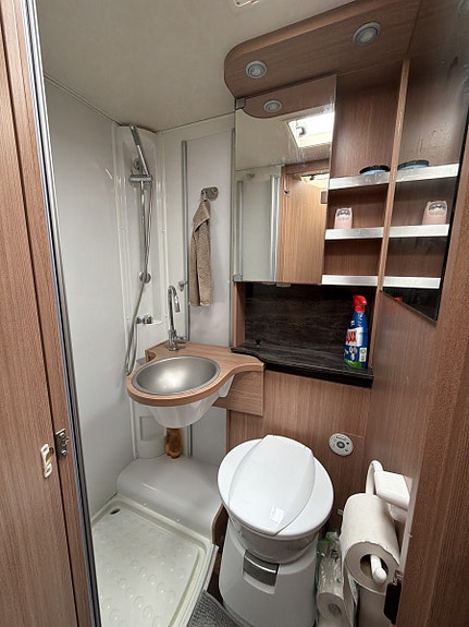 Knaus Skytraveller 6 of 8