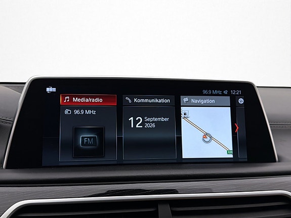 BMW 750d 27 of 30
