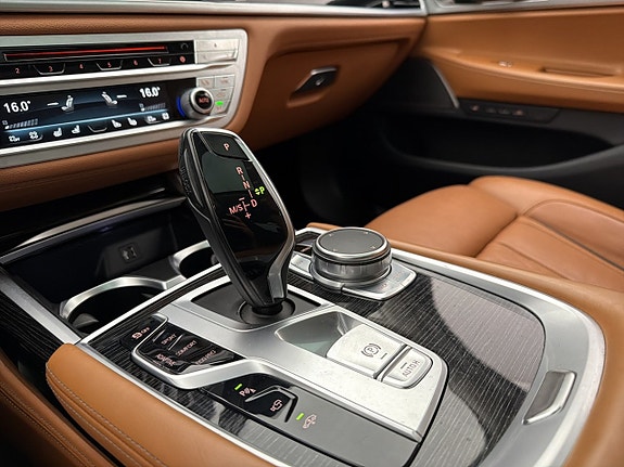 BMW 750d 19 of 30