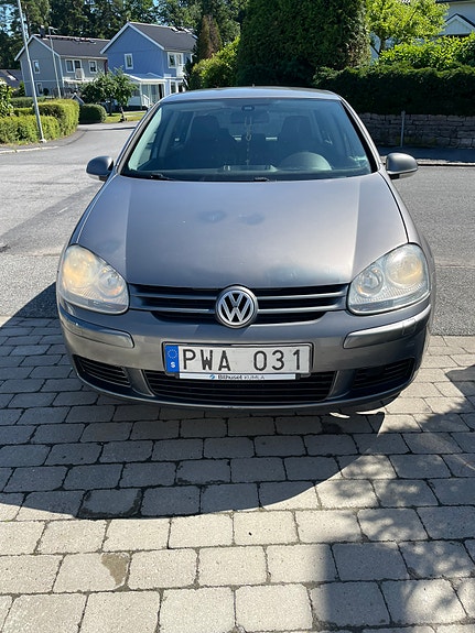 Volkswagen Golf V 5 of 5