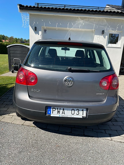 Volkswagen Golf V 4 of 5