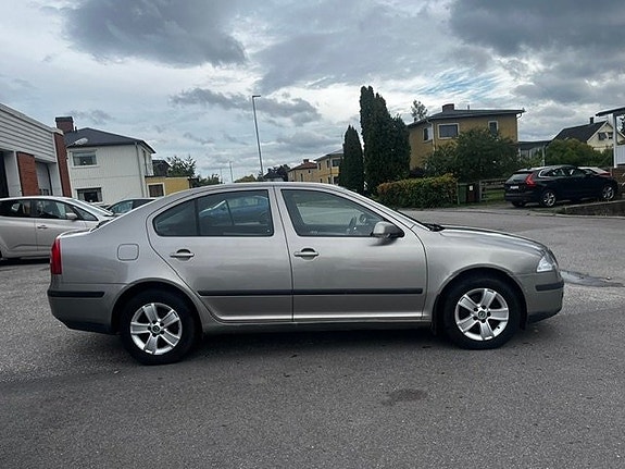 Skoda Octavia 3 of 9