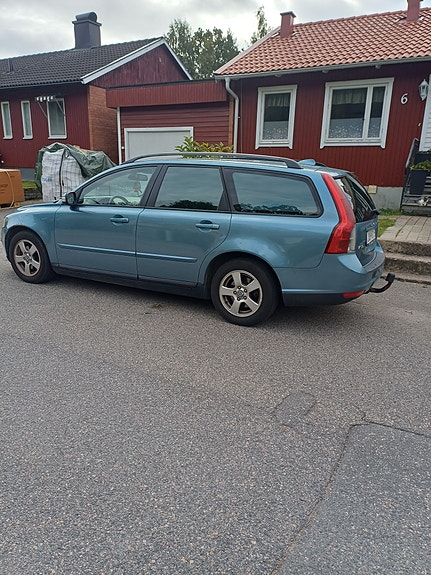 Volvo V50 2 of 6